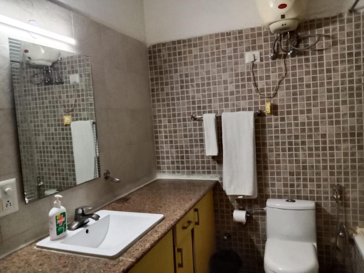 Studio Serviced Apartments Near Fortis Hospital グルガウン エクステリア 写真