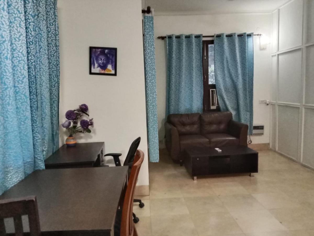 Studio Serviced Apartments Near Fortis Hospital グルガウン エクステリア 写真