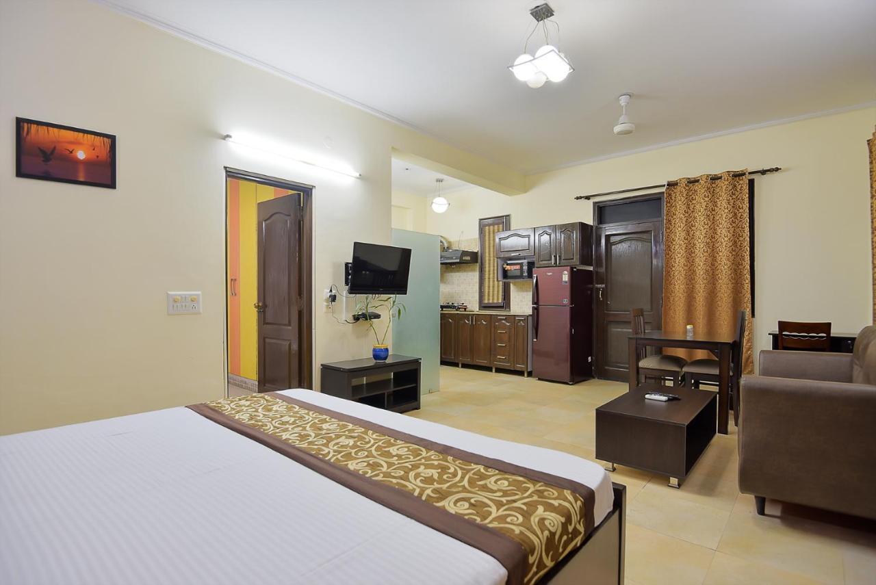 Studio Serviced Apartments Near Fortis Hospital グルガウン エクステリア 写真