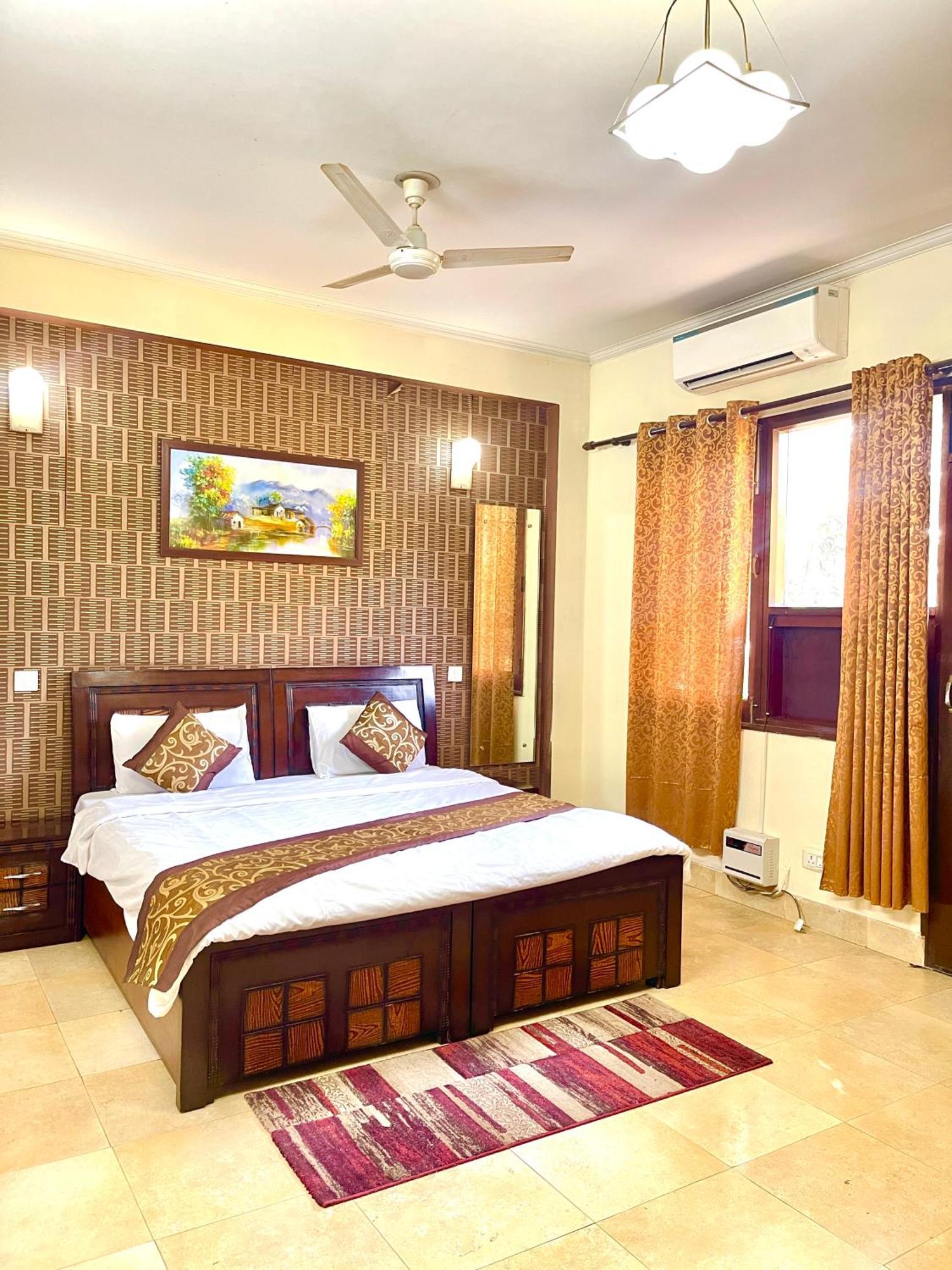 Studio Serviced Apartments Near Fortis Hospital グルガウン エクステリア 写真